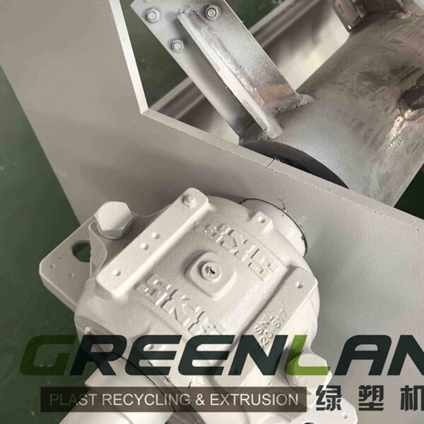 Horizontal Plastic Flakes Dewatering Machine - Image 5