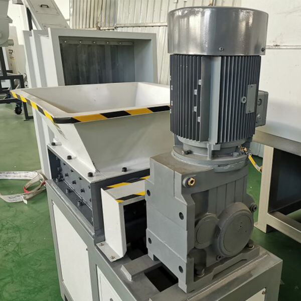 Small Double Shaft Shredder - Image 4